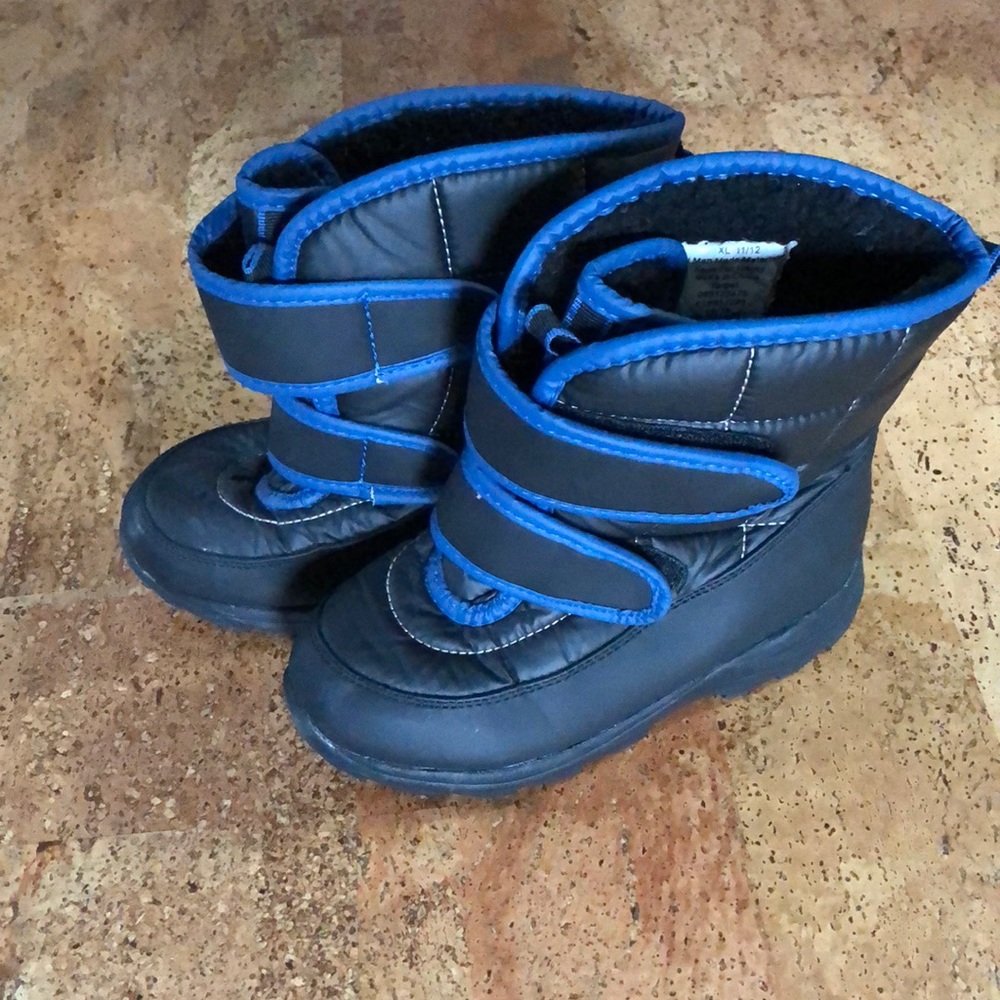 Kids snow boots